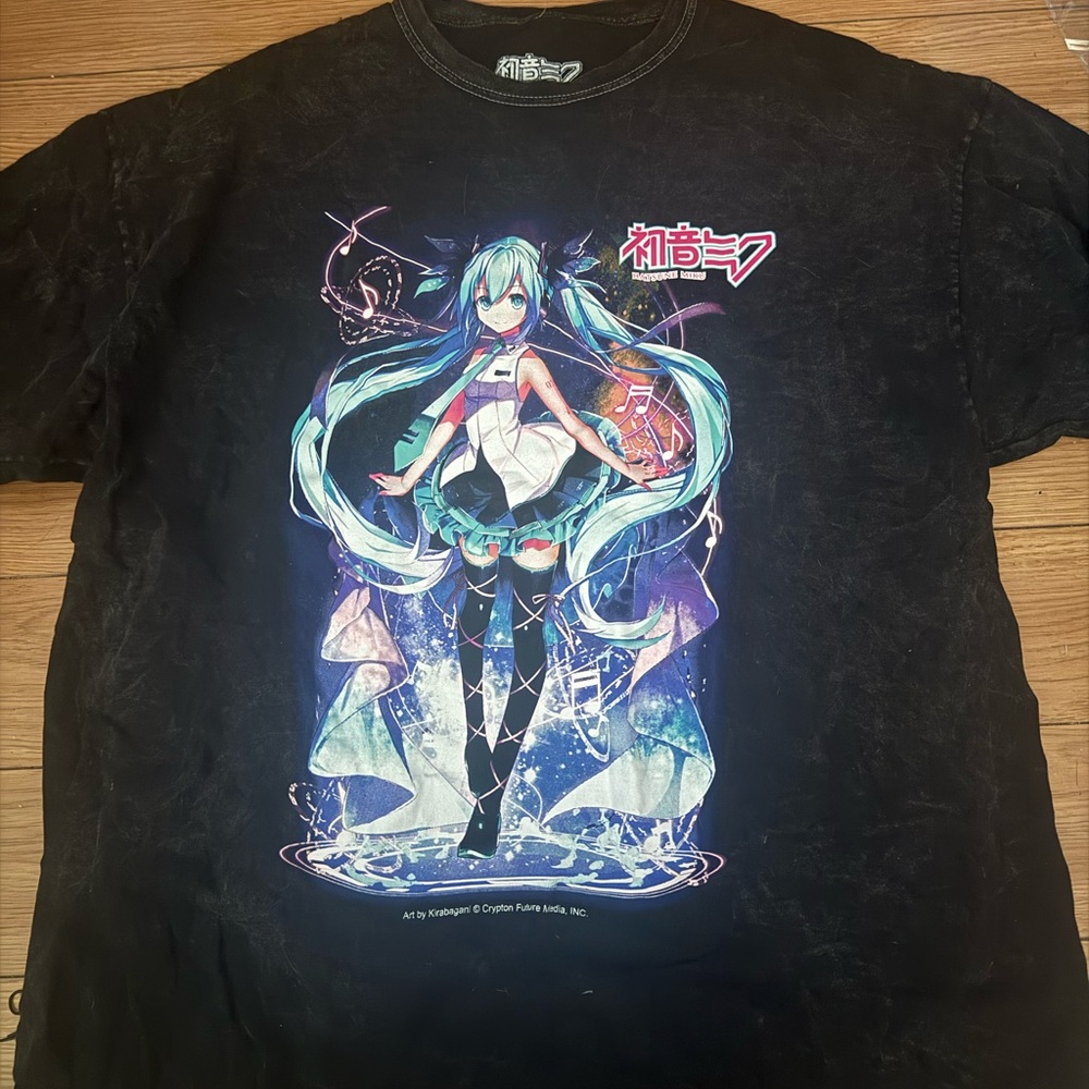Hatsune Miku Shirt (With tags still on)